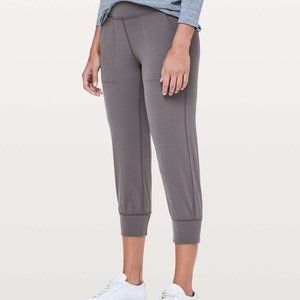 Lululemon Align Jogger Crop  23" Pants, Black sz 6